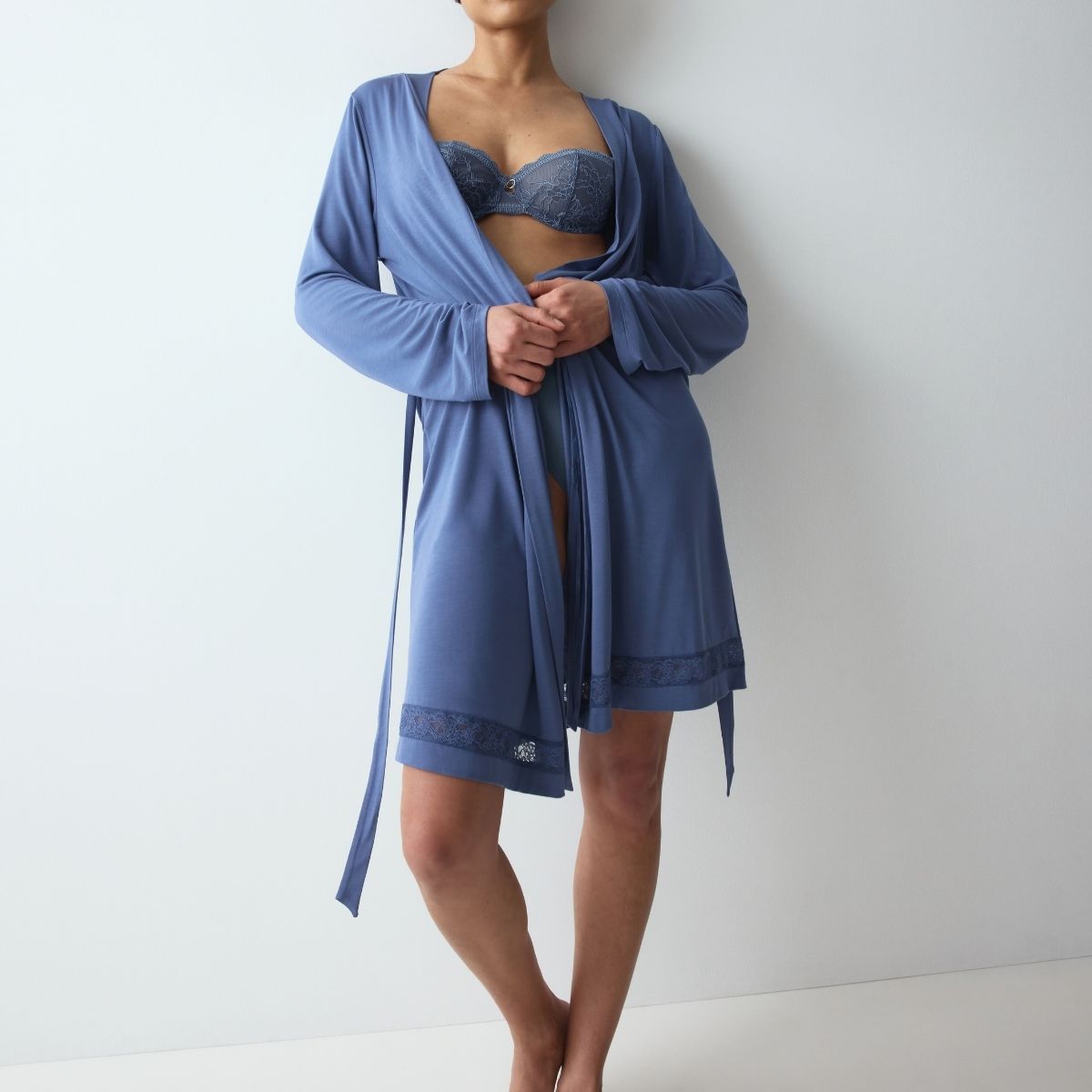 Triumph Comfort Allure morgenkåbe, blå - 10229168 - 7873 - Indigo Veil