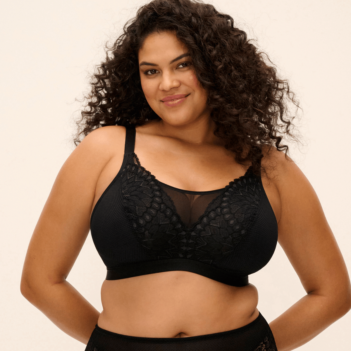 Elomi Tiernie BH uden bøjle, sort - El303317 - BLK - Black