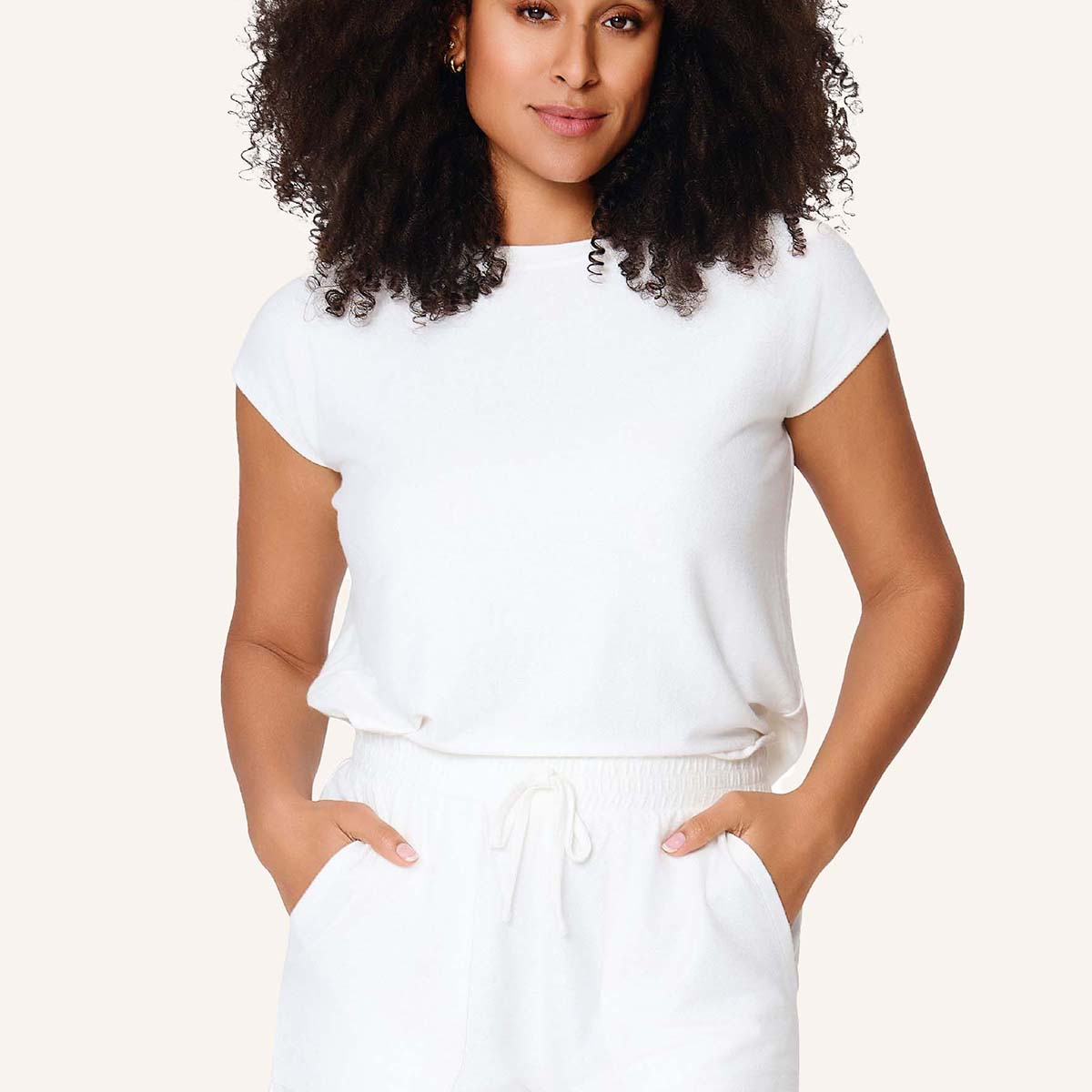 LingaDore Relaxing Days t-shirt- og shorts-sæt, creme - 8221 - 252 - Off White