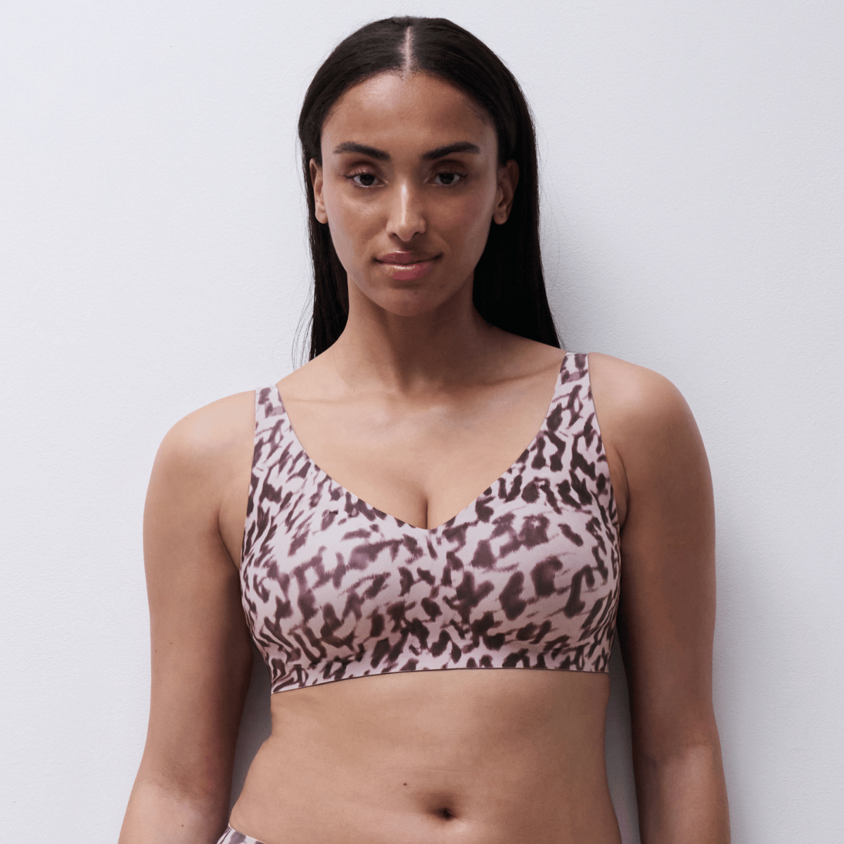 Chantelle SoftStretch Power plunge BH, lyserød - C11DQB - E46 - Blurry Panther