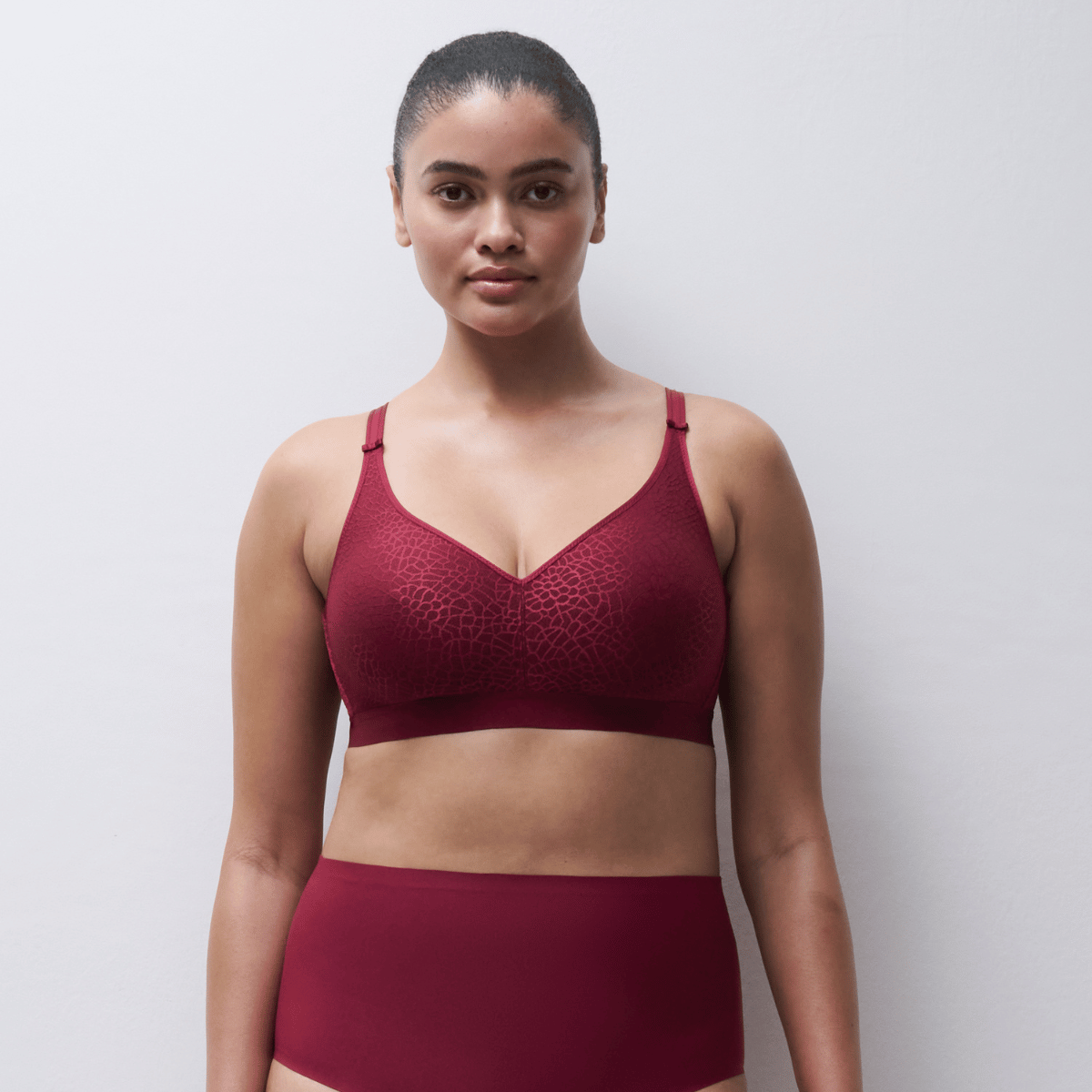 Chantelle Magnifique BH uden bøjle, rød - C18920 - 020 - Red Raspberry / Sedona